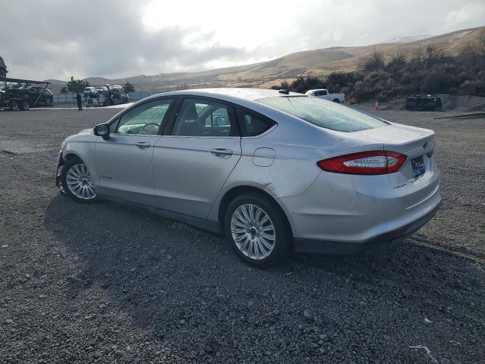 Photo 2 from auction – 2016 FORD FUSION with VIN 3FA6P0UU7GR178894