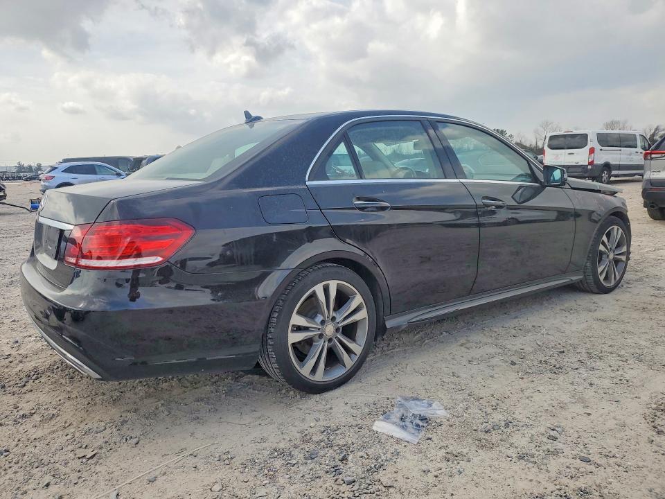 Photo 3 from auction – 2016 MERCEDES-BENZ E 350 with VIN WDDHF5KB1GB236562
