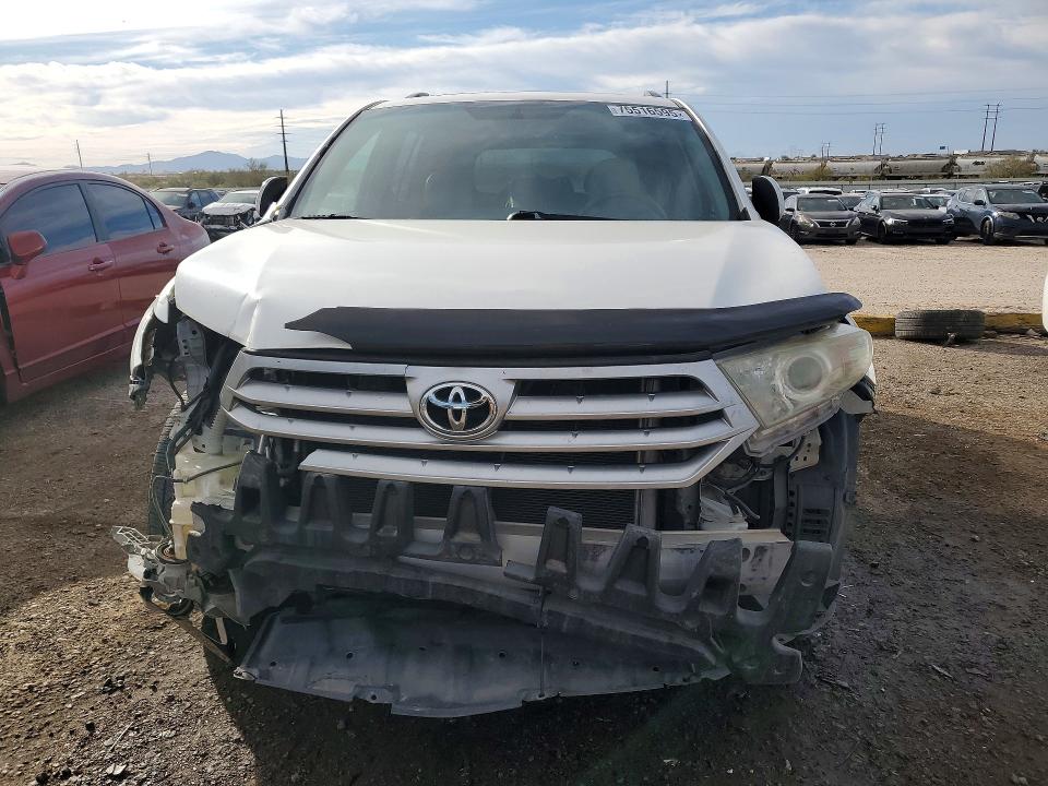 Photo 5 from auction – 2011 TOYOTA HIGHLANDER with VIN 5TDZK3EH6BS030069