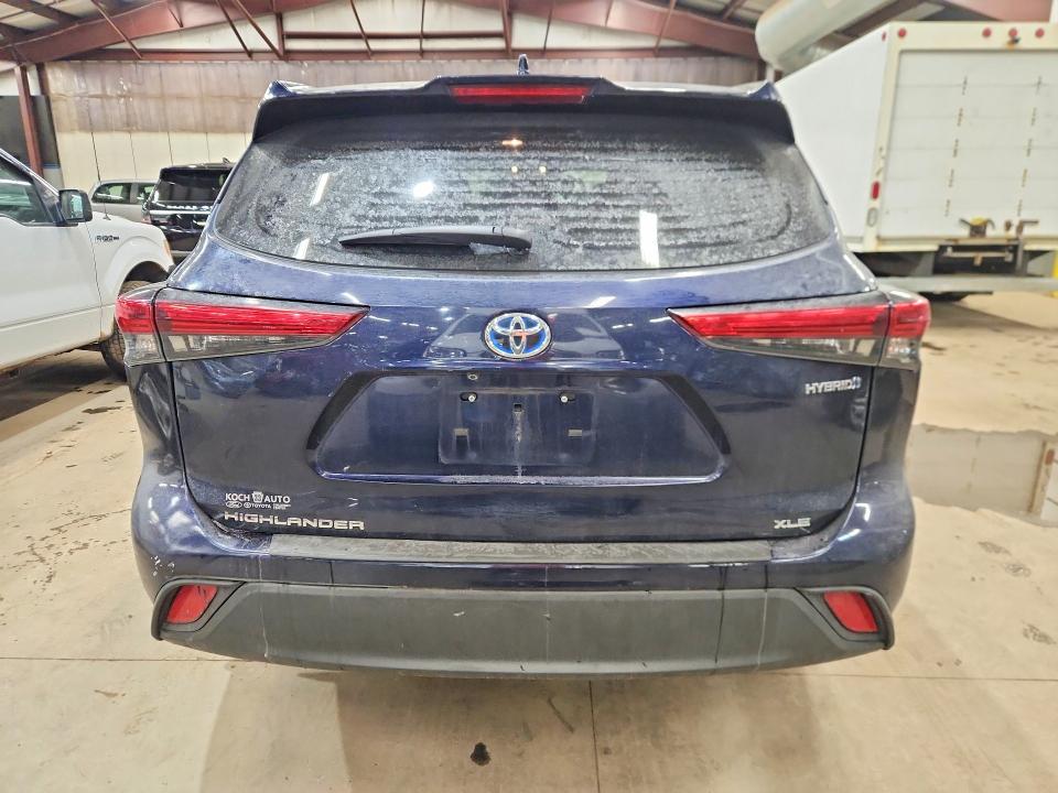 Photo 6 from auction – 2022 TOYOTA HIGHLANDER with VIN 5TDGBRCH5NS549017