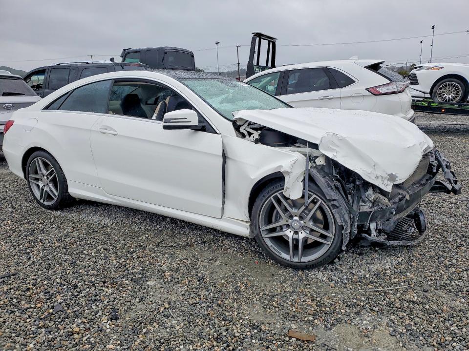 Photo 4 from auction – 2016 MERCEDES-BENZ E with VIN WDDKJ6FB1GF330910