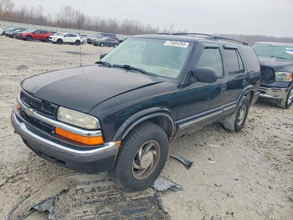 Photo 1 from auction – 2001 CHEVROLET BLAZER with VIN 1GNDT13WX12151648