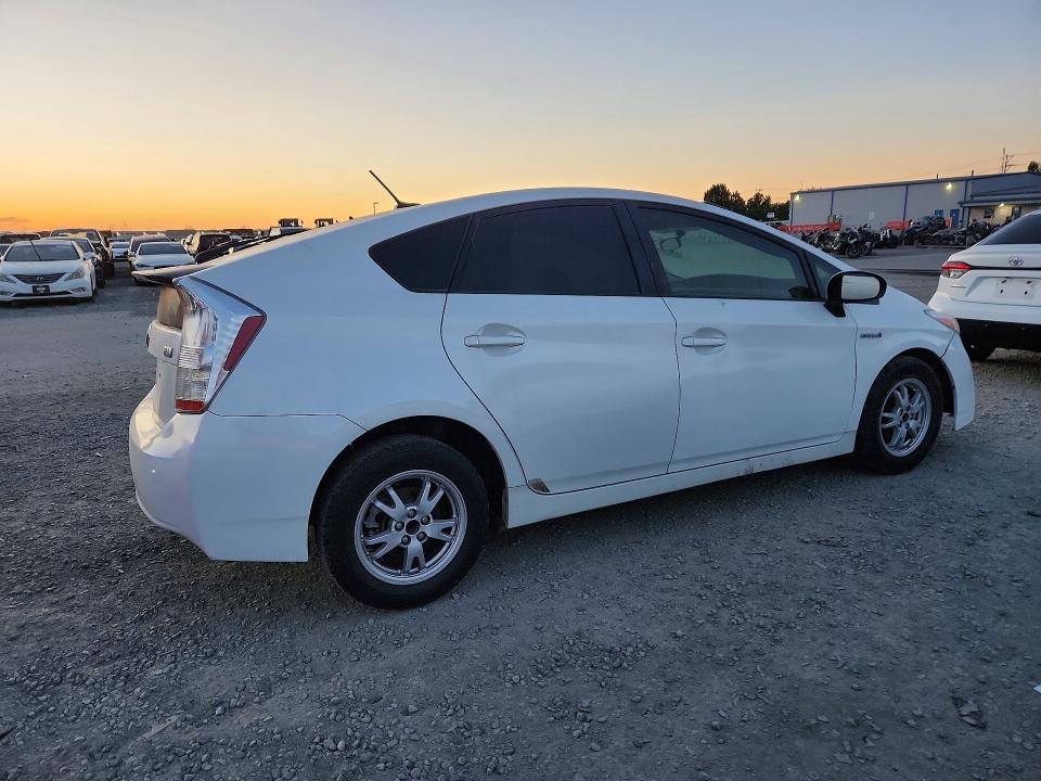 Photo 3 from auction – 2011 TOYOTA PRIUS with VIN JTDKN3DU2B0276403