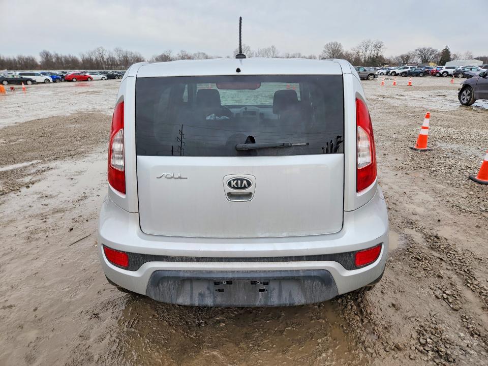 Zdjęcie 6 z aukcji – 2013 KIA SOUL z VIN KNDJT2A51D7758945