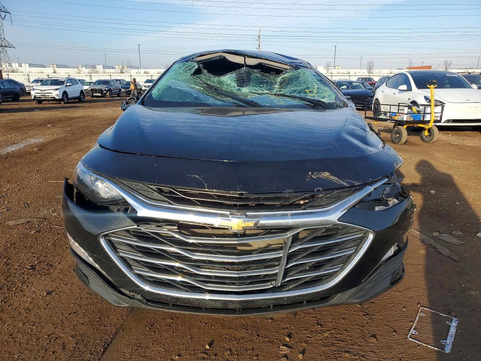 Photo 5 from auction – 2020 CHEVROLET MALIBU with VIN 1G1ZD5ST2LF066012