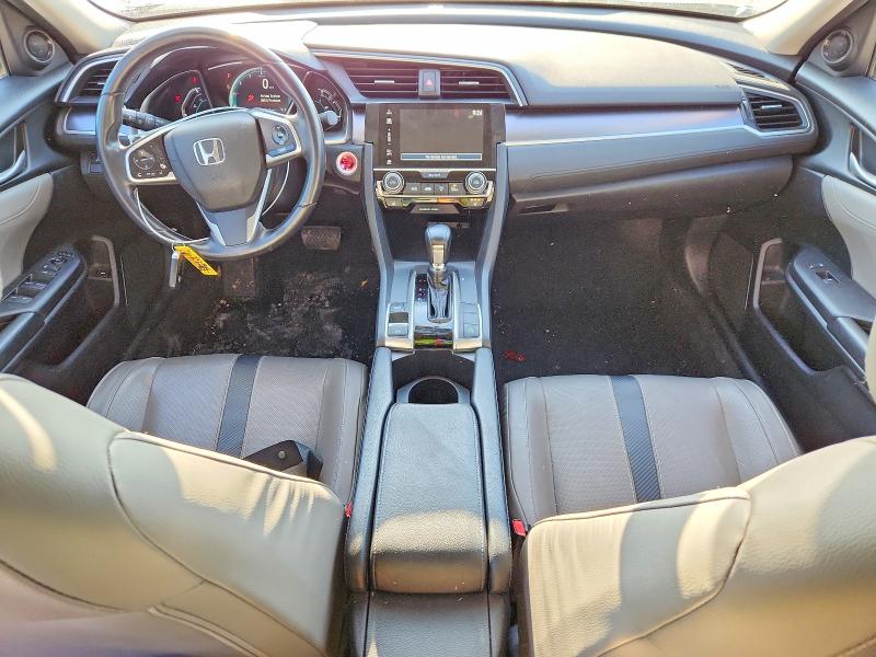 Photo 8 from auction – 2017 HONDA CIVIC with VIN 2HGFC1F73HH649988