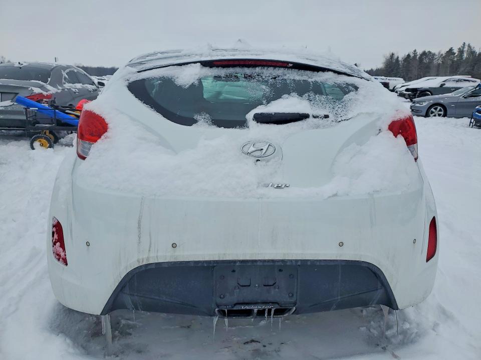 Photo 6 from auction – 2016 HYUNDAI VELOSTER with VIN KMHTC6AD8GU301879