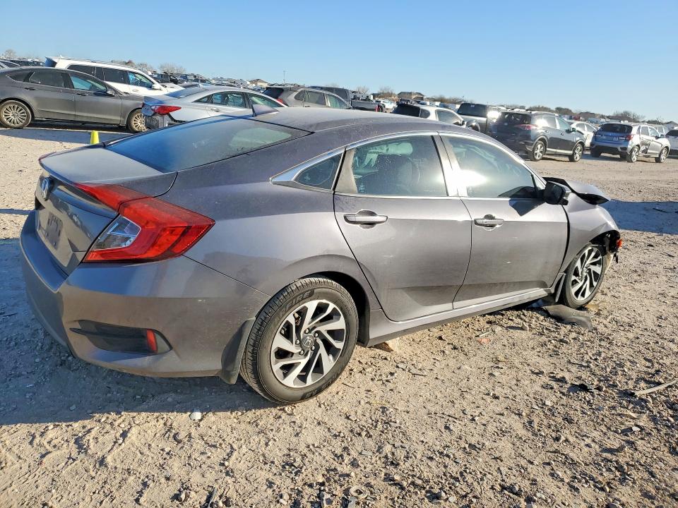 Photo 3 from auction – 2017 HONDA CIVIC with VIN 19XFC2F76HE033976