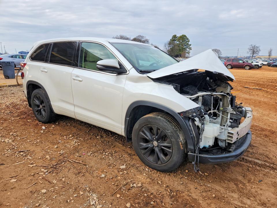 Photo 4 from auction – 2015 TOYOTA HIGHLANDER with VIN 5TDZKRFH9FS061713