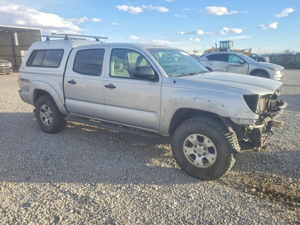 Zdjęcie 4 z aukcji – 2012 TOYOTA TACOMA z VIN 5TFLU4EN7CX047311