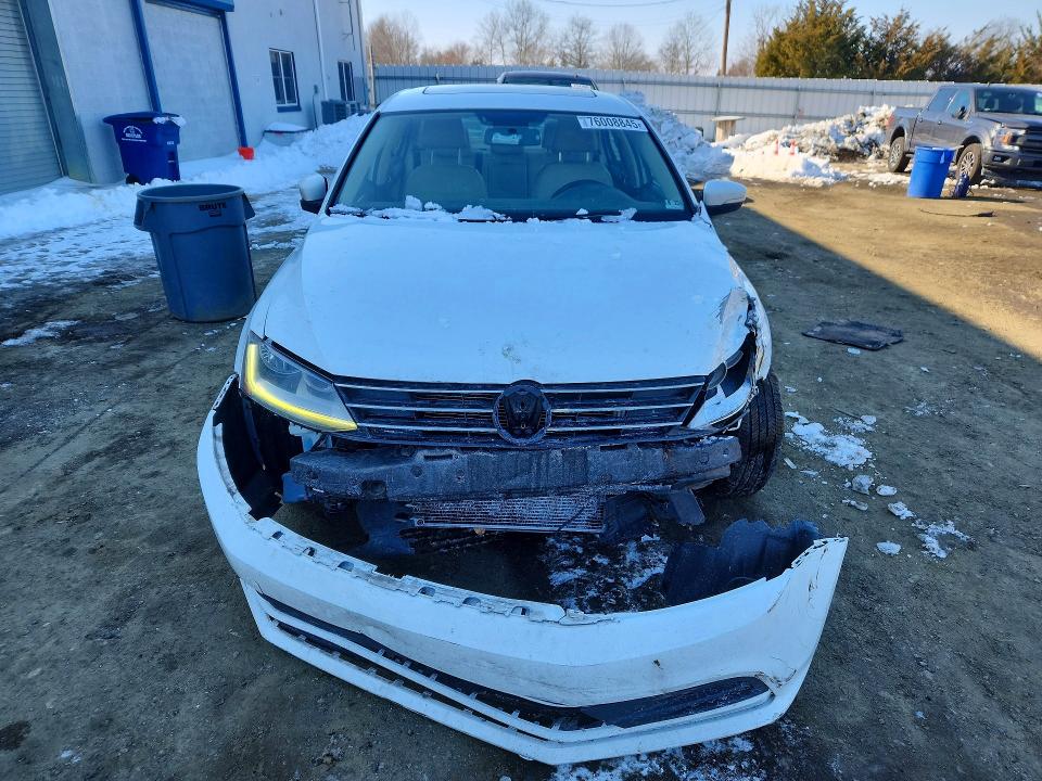 صورة رقم 5 من المزاد - 2017 VOLKSWAGEN JETTA مع VIN 3VWDB7AJ3HM282121