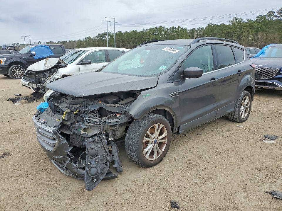 FORD ESCAPE SE 2017 with VIN 1FMCU0G93HUE22432 - Photo from auction