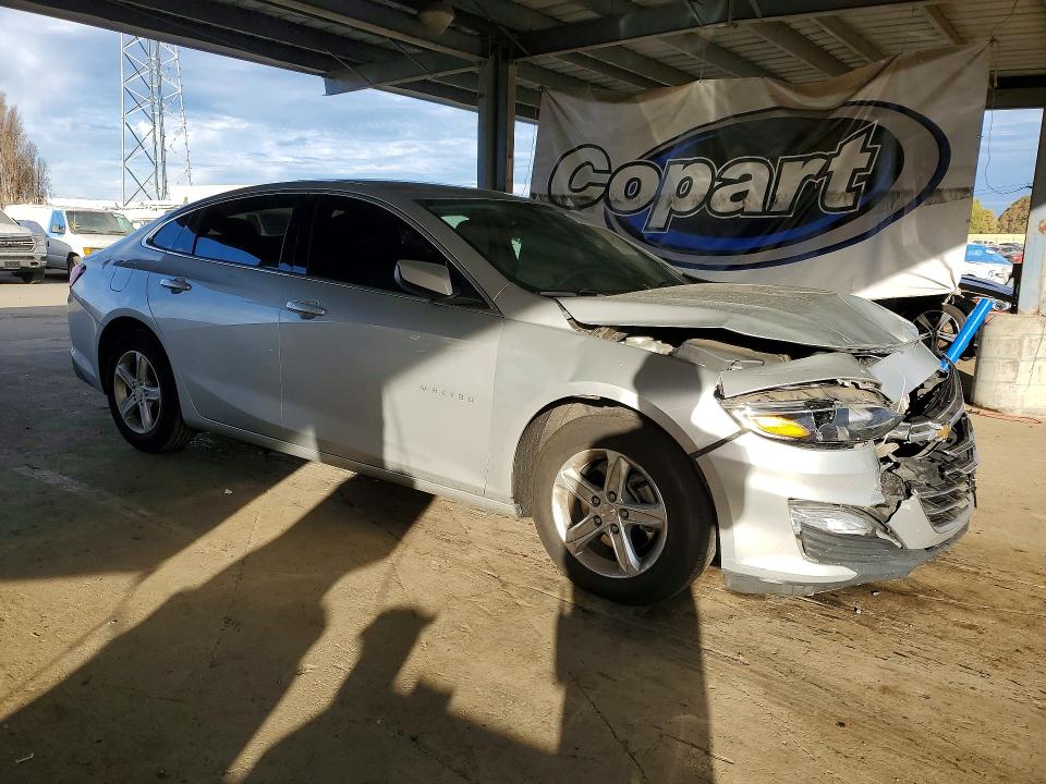 Photo 4 from auction – 2019 CHEVROLET MALIBU with VIN 1G1ZC5ST2KF115985
