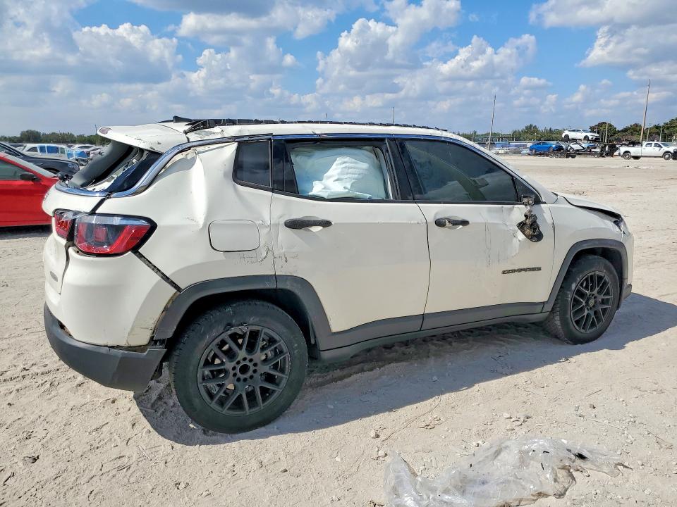 Photo 3 from auction – 2019 JEEP COMPASS with VIN 3C4NJCBB0KT637270