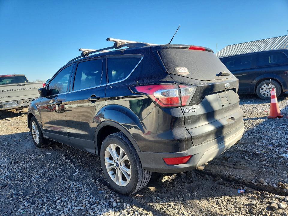Photo 2 from auction – 2017 FORD ESCAPE with VIN 1FMCU0GD4HUE92218