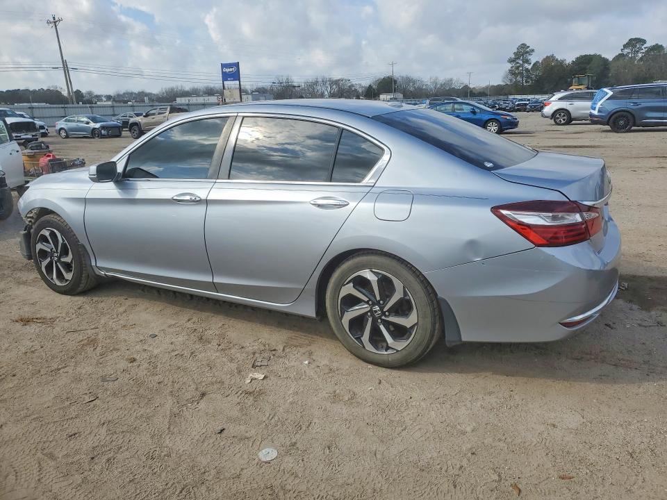 Photo 2 from auction – 2017 HONDA ACCORD with VIN 1HGCR2F08HA100327