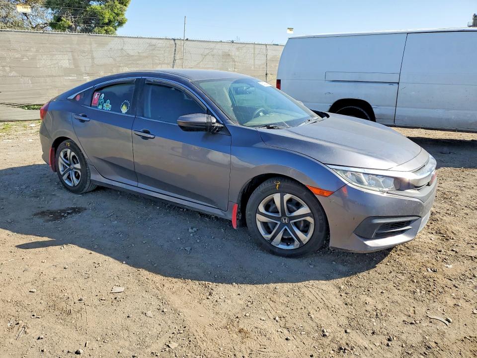 Photo 4 from auction – 2018 HONDA CIVIC with VIN 2HGFC2F59JH602880