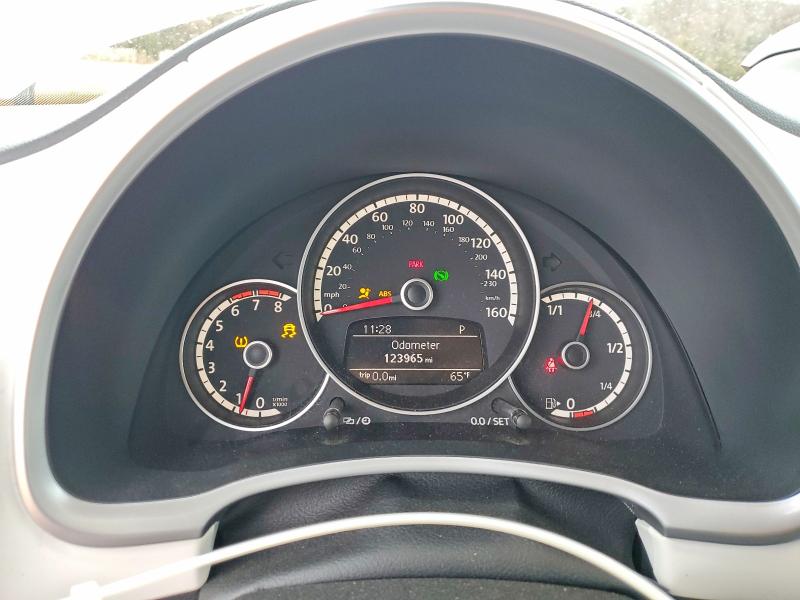 Photo 9 from auction – 2015 VOLKSWAGEN BEETLE with VIN 3VW7T7AT1FM805256