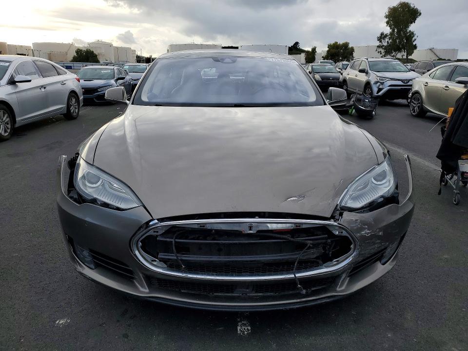 Photo 5 from auction – 2015 TESLA MODEL S with VIN 5YJSA1S11FF100457