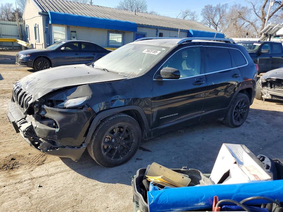 JEEP CHEROKEE 2017 with VIN 1C4PJLCB7HW662435 - Photo from auction