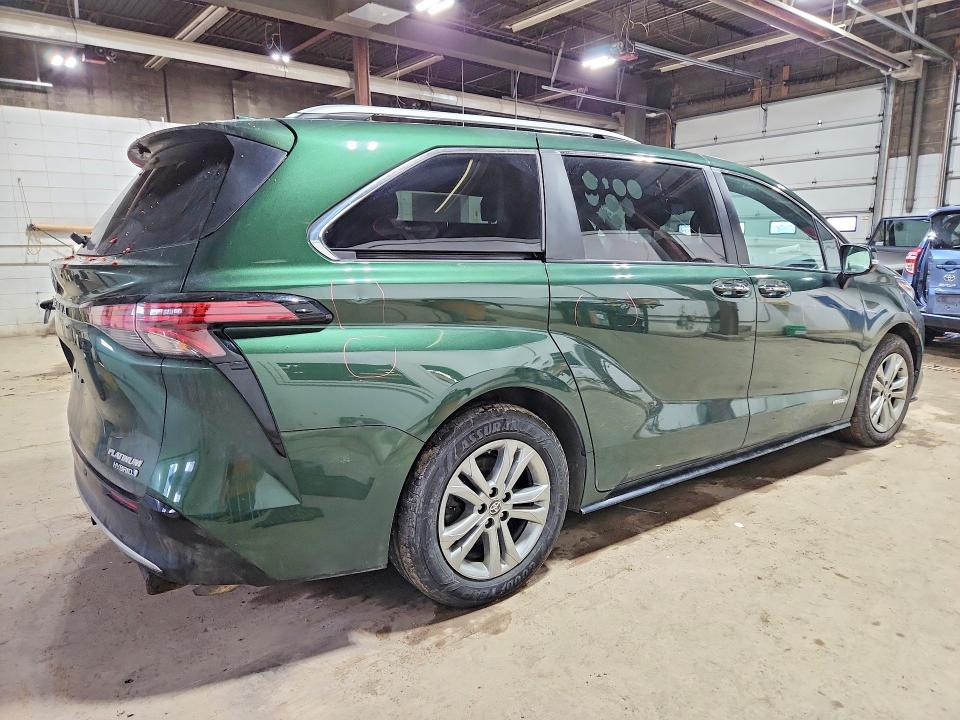 Photo 3 from auction – 2021 TOYOTA SIENNA LIM with VIN 5TDESKFC8MS012946