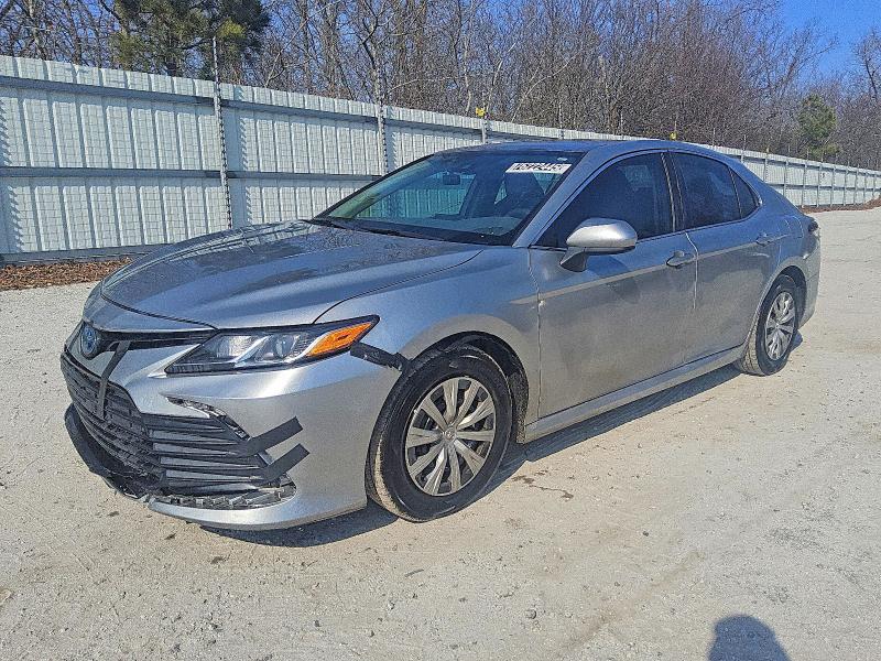 TOYOTA CAMRY LE 2022 with VIN 4T1C31AKXNU599396 - Photo from auction