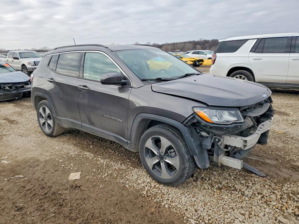 Photo 4 from auction – 2018 JEEP COMPASS with VIN 3C4NJCBB1JT182122