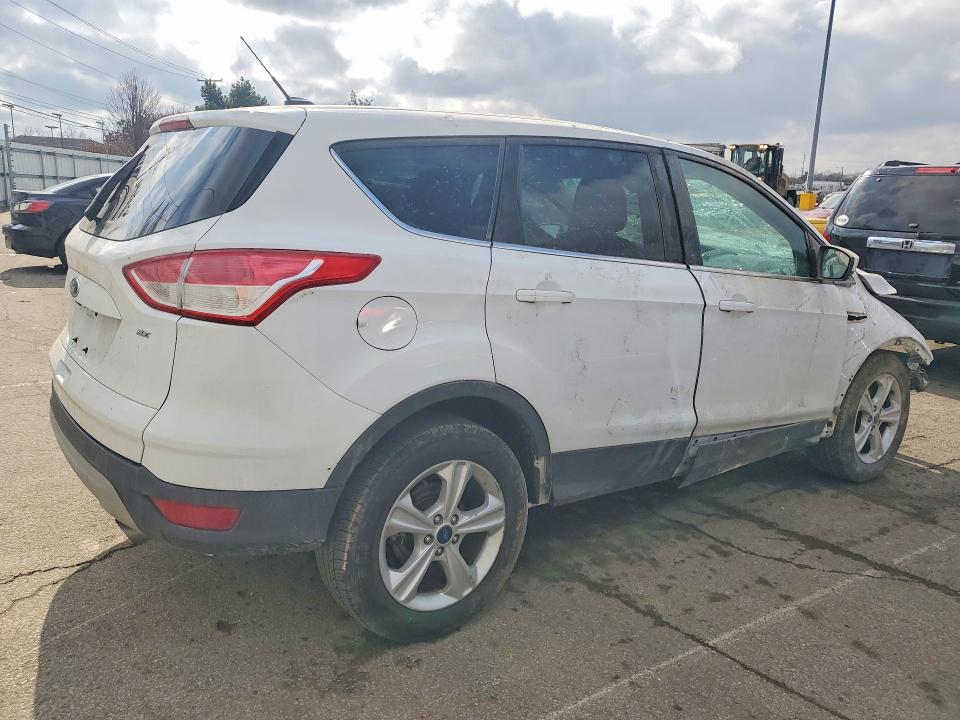 Photo 3 from auction – 2015 FORD ESCAPE with VIN 1FMCU0G77FUB37888