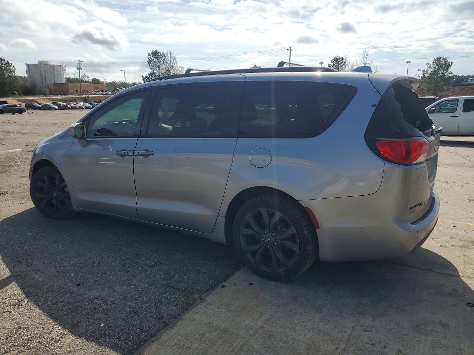 Photo 2 from auction – 2018 CHRYSLER PACIFICA with VIN 2C4RC1EGXJR338345
