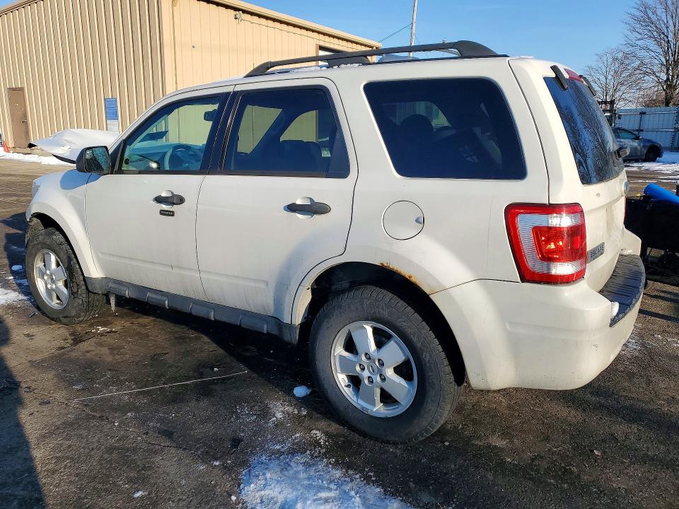 Photo 2 from auction – 2011 FORD ESCAPE XLT with VIN 1FMCU0D75BKB21084