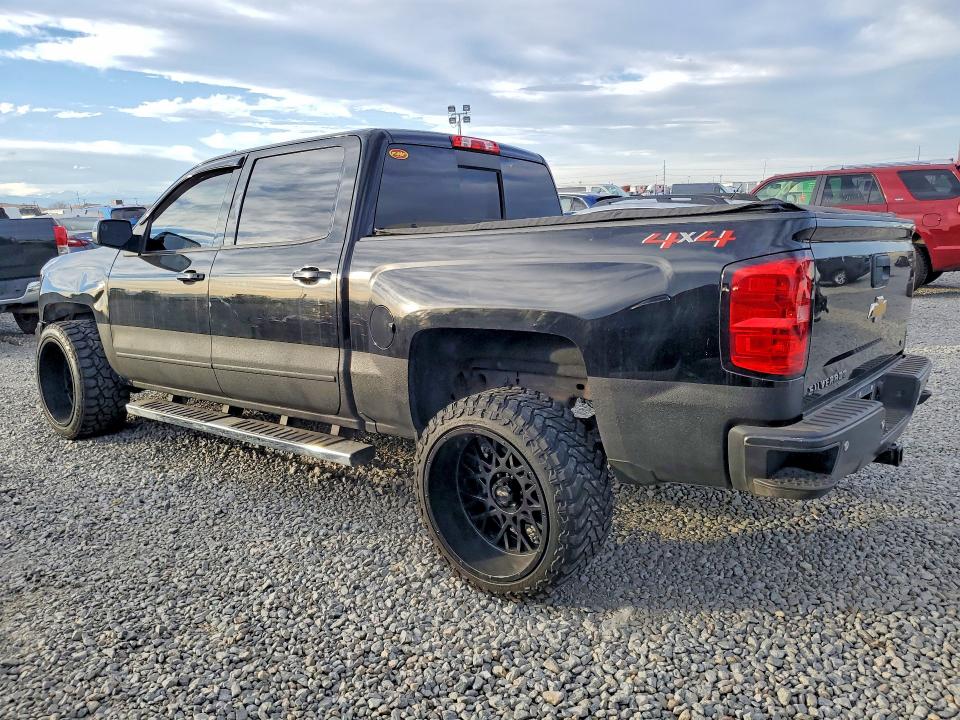 Photo 2 from auction – 2018 CHEVROLET SILVERADO with VIN 3GCUKREC4JG517656