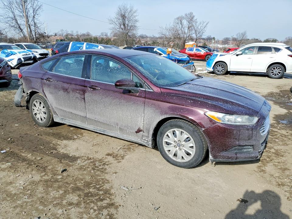 Photo 4 from auction – 2013 FORD FUSION S with VIN 3FA6P0G70DR266168