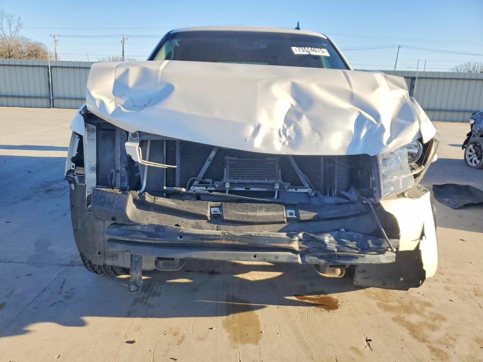 Photo 5 from auction – 2011 CHEVROLET TAHOE with VIN 1GNSCCE01BR382135