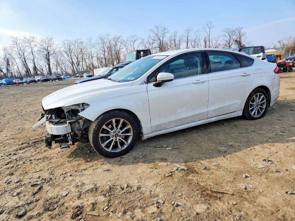 FORD FUSION SE 2017 with VIN 3FA6P0HD3HR194067 - Photo from auction