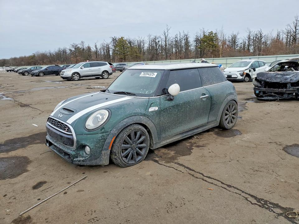 MINI COOPER S 2015 with VIN WMWXP7C58F2A59594 - Photo from auction
