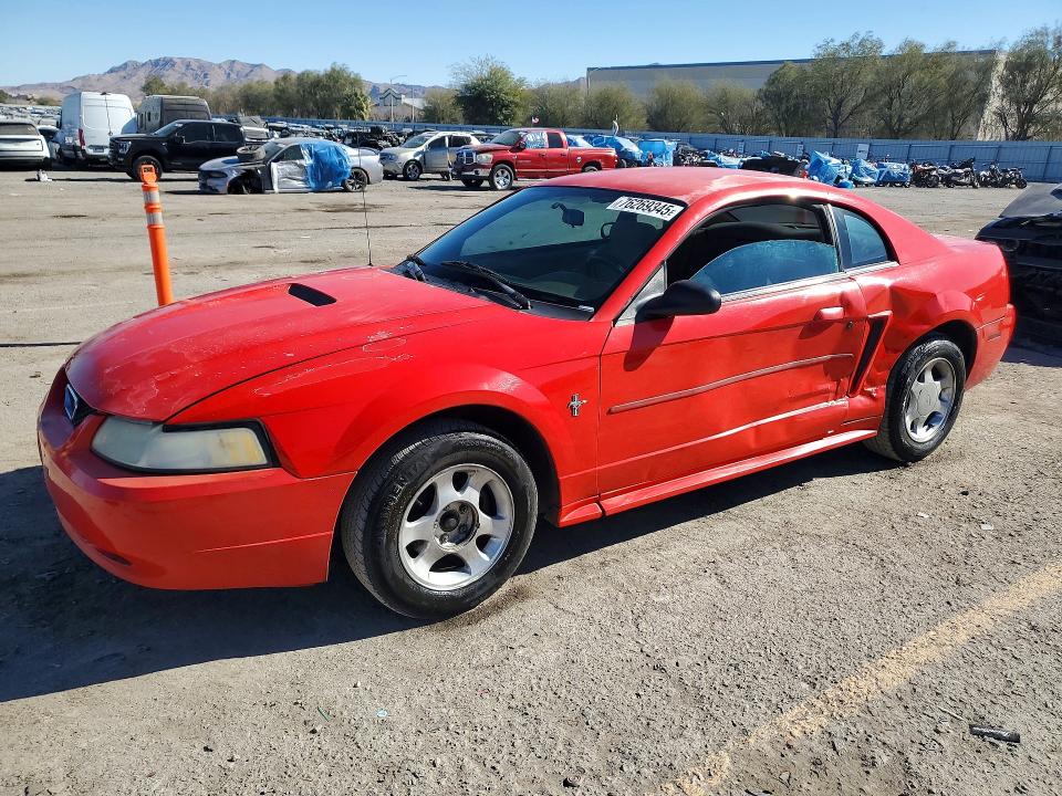 FORD MUSTANG 2000 with VIN 1FAFP4043YF257992 - Photo from auction