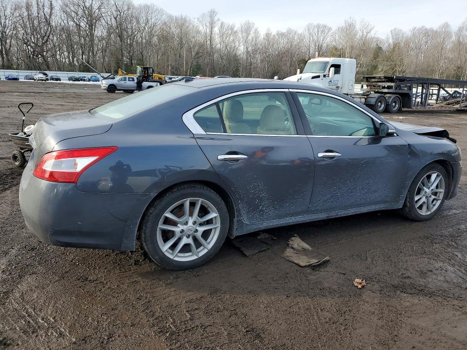 Photo 3 from auction – 2010 NISSAN MAXIMA with VIN 1N4AA5APXAC871391