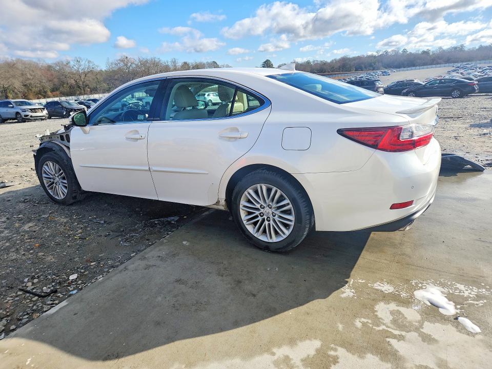 Photo 2 from auction – 2017 LEXUS ES with VIN 58ABK1GG4HU038352