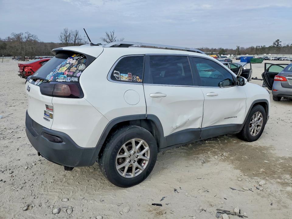 Photo 3 from auction – 2015 JEEP CHEROKEE with VIN 1C4PJLCB3FW547778