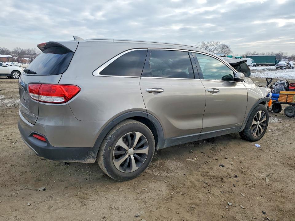 Photo 3 from auction – 2017 KIA SORENTO EX with VIN 5XYPHDA53HG276400