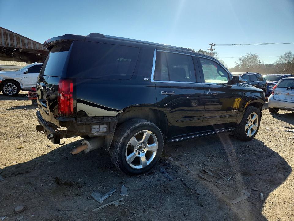 Photo 3 from auction – 2016 CHEVROLET TAHOE with VIN 1GNSCCKC6GR266757