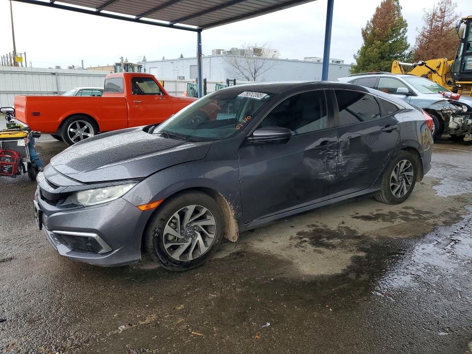 HONDA CIVIC 2019 with VIN 2HGFC2F68KH552631 - Photo from auction
