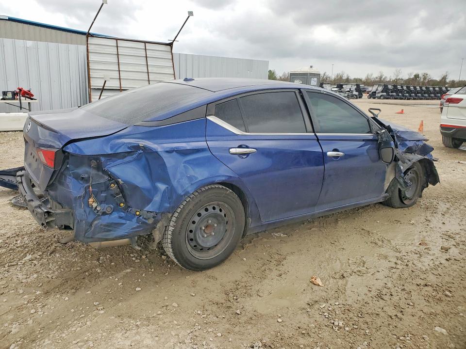 Photo 3 from auction – 2020 NISS ALTIMA with VIN 1N4BL4BV0LC137917