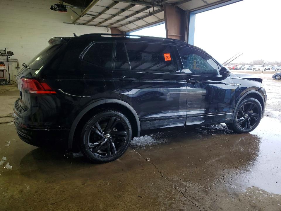 Photo 3 from auction – 2023 VOLKSWAGEN TIGUAN with VIN 3VVCB7AX0PM128033