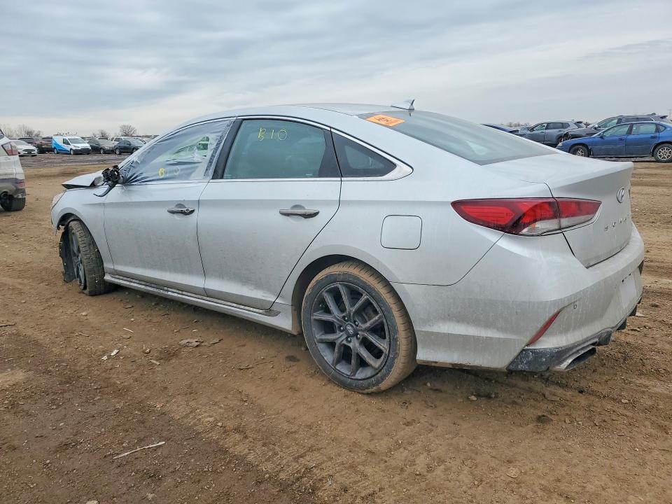 Photo 2 from auction – 2018 HYUNDAI SONATA with VIN 5NPE34AB3JH664589