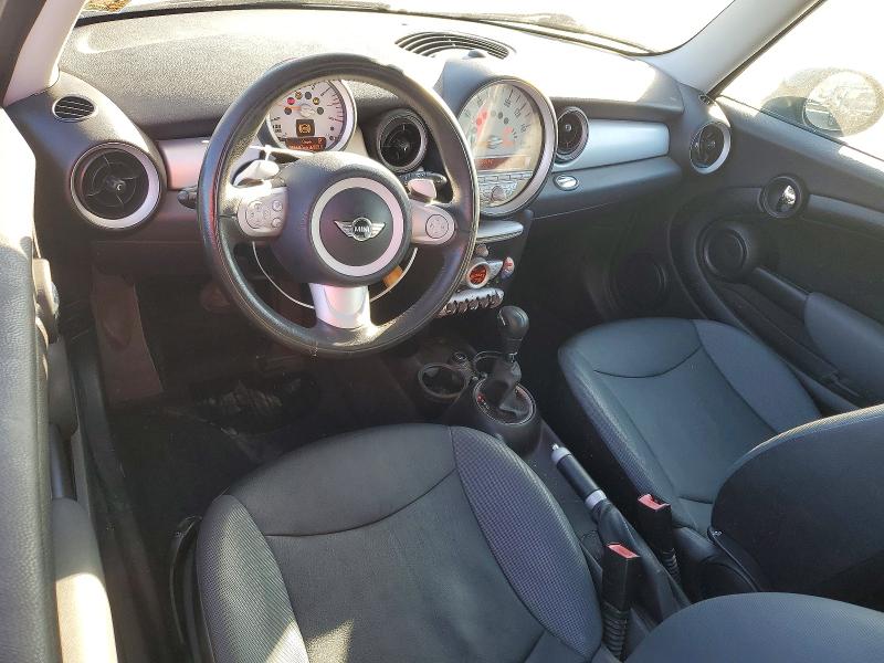Photo 8 from auction – 2009 MINI COOPER CLU with VIN WMWML33579TN69034