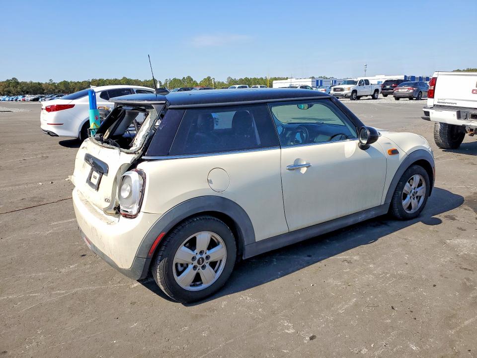 Photo 3 from auction – 2016 MINI COOPER with VIN WMWXP5C52G3B76166