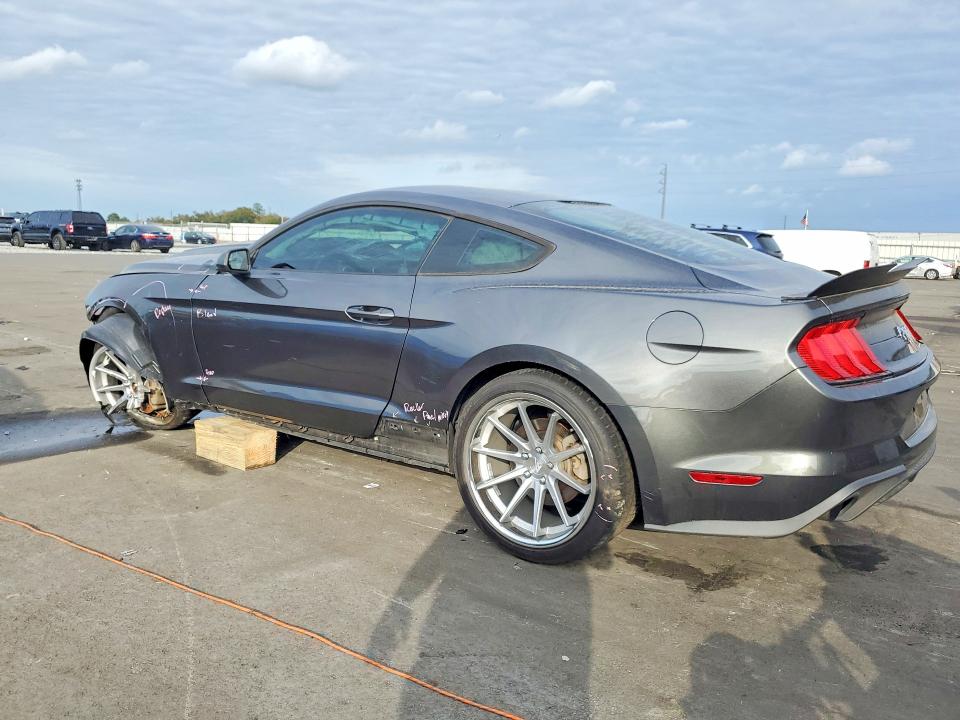 Photo 2 from auction – 2018 FORD MUSTANG with VIN 1FA6P8TH4J5110579
