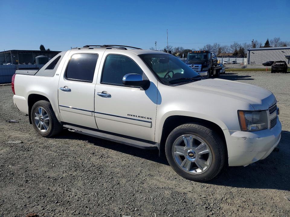 Photo 4 from auction – 2010 CHEVROLET AVALANCHE with VIN 3GNVKGE08AG130632