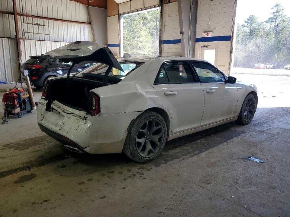 Photo 3 from auction – 2023 CHRYSLER 300 with VIN 2C3CCABG7PH537494